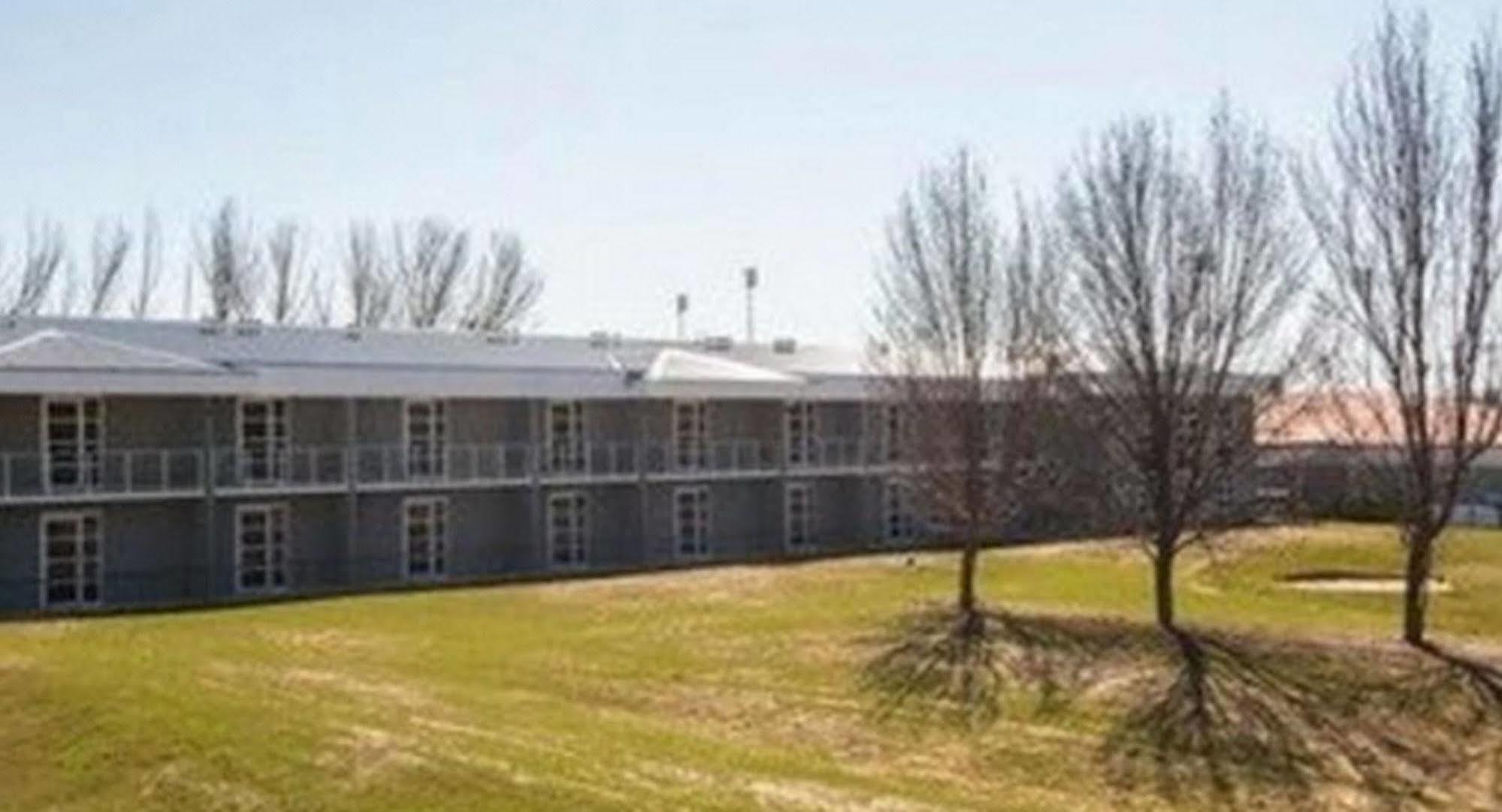 Hotel Abode Narrabundah Canberra Zewnętrze zdjęcie