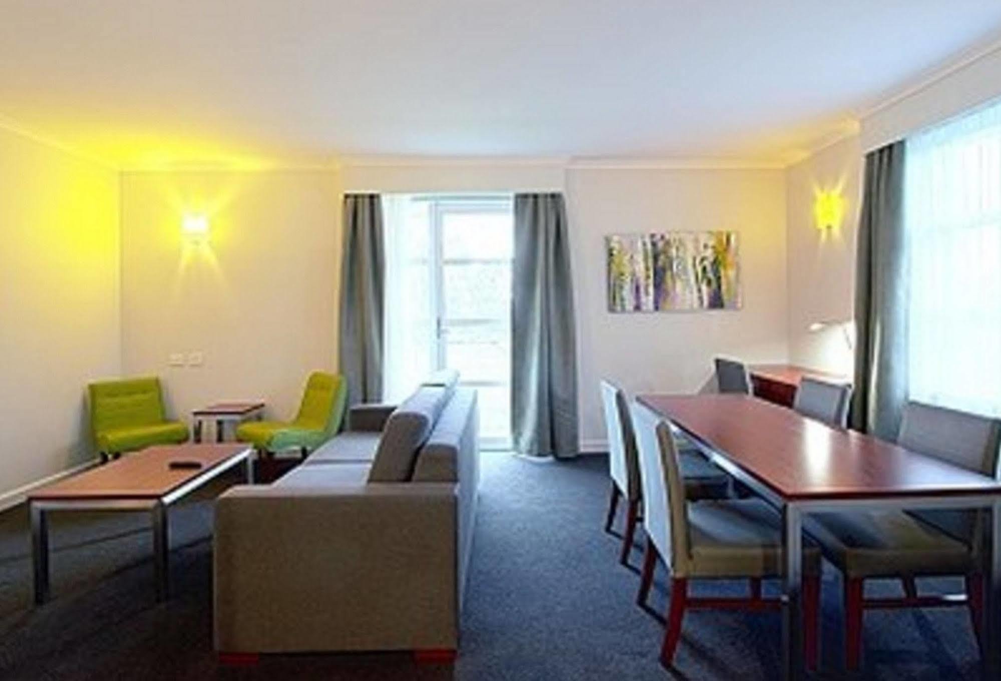 Hotel Abode Narrabundah Canberra Zewnętrze zdjęcie