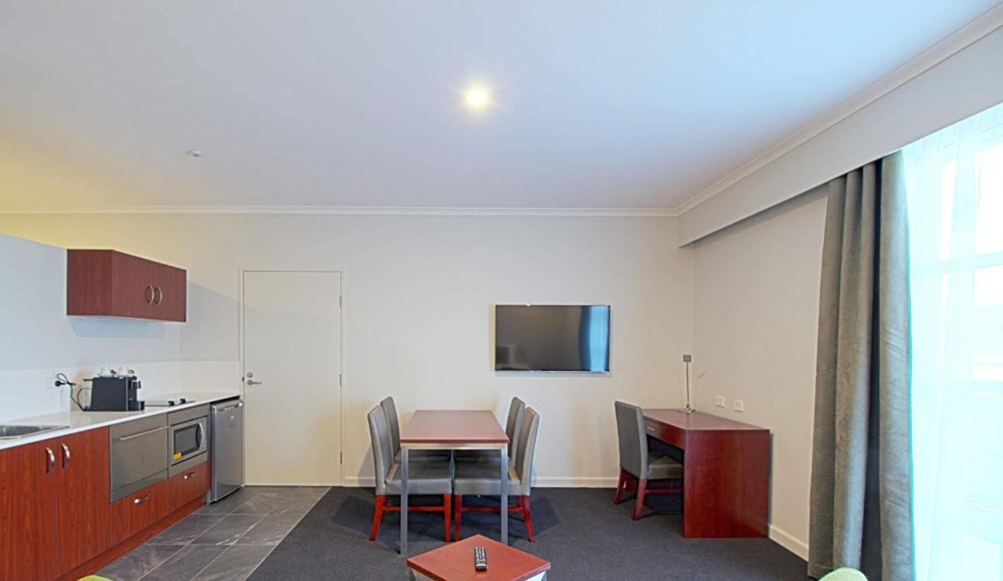 Hotel Abode Narrabundah Canberra Zewnętrze zdjęcie
